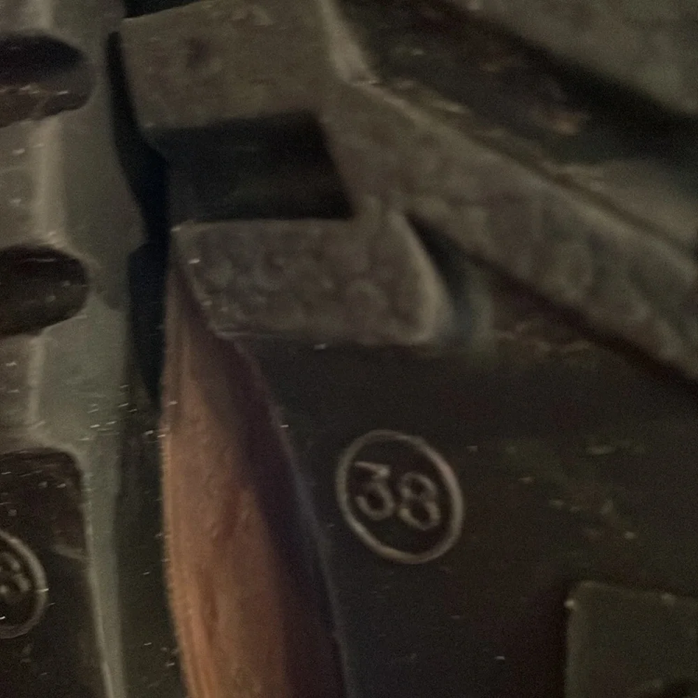 Very good condition authentic Burberry Boots - Picture 3 of 3